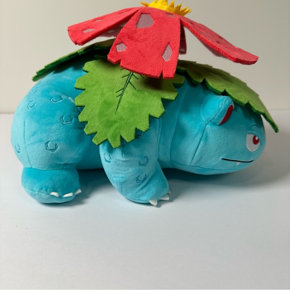 Pokemon Venusaur Plush - Green, Red, Blue - Picture 3 of 6